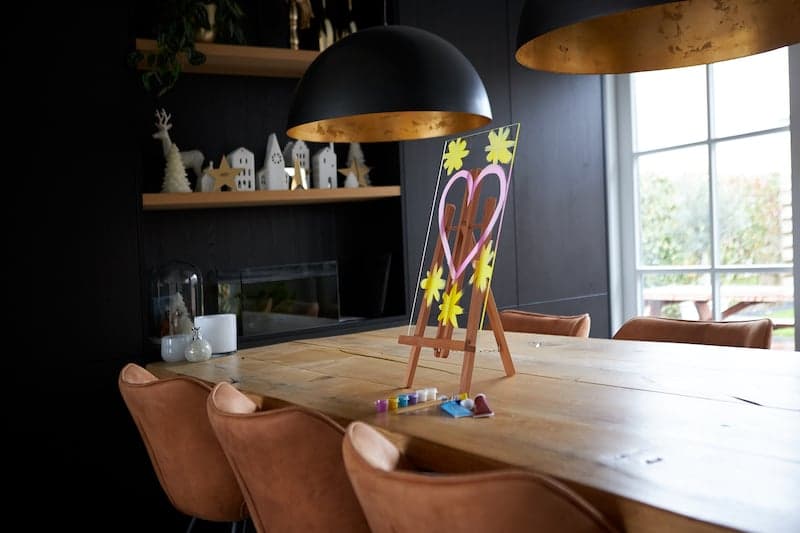 Chevalet en plexiglas debout