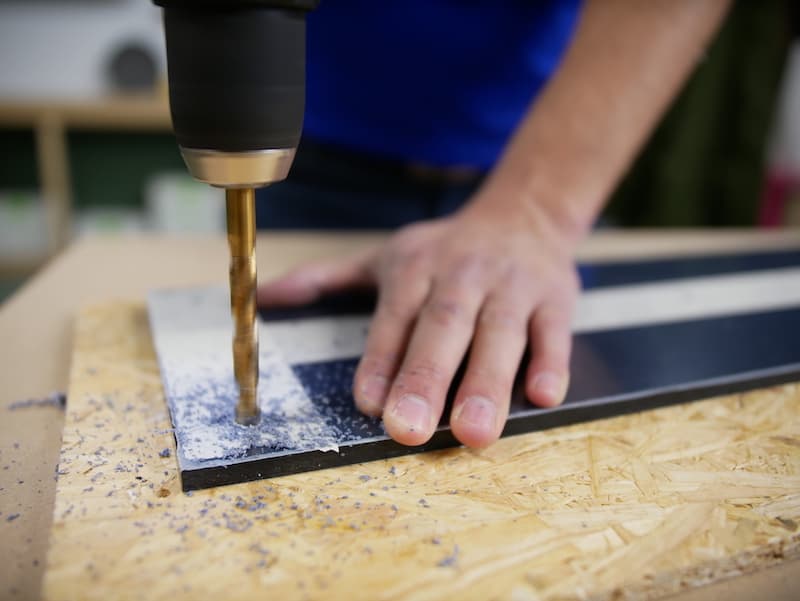 DIY porte manteau percer des trous dans le plexiglass