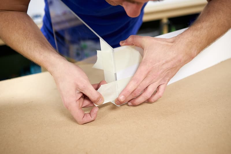Fabriquer une mini-serre en plexiglass : découvrez notre guide