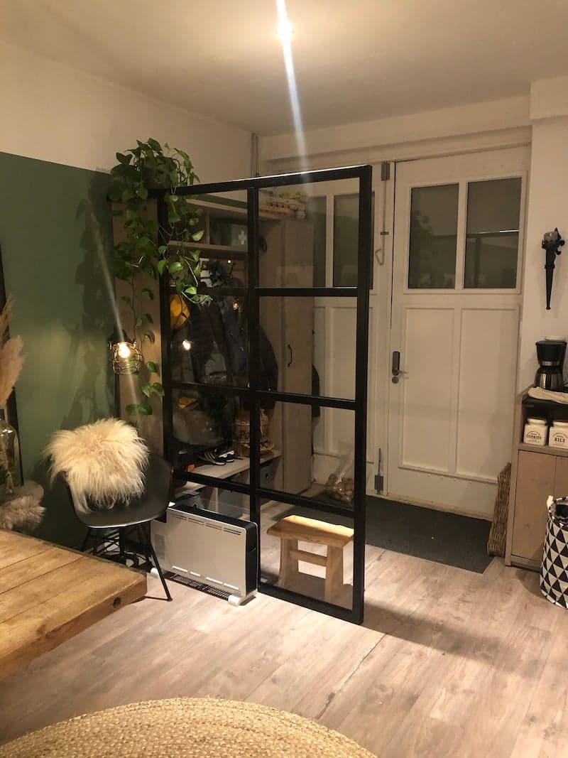 Fabriquer un separateur de piece bois noir