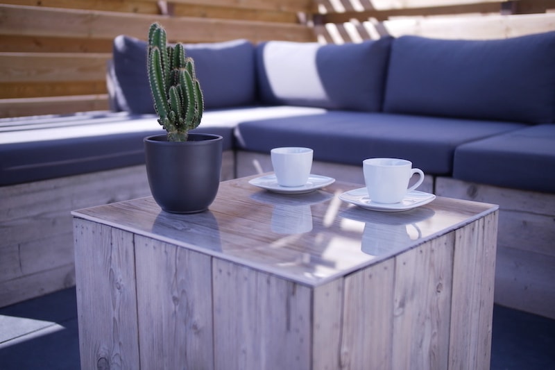Réaliser votre propre table en plexiglas pour l'exterieur