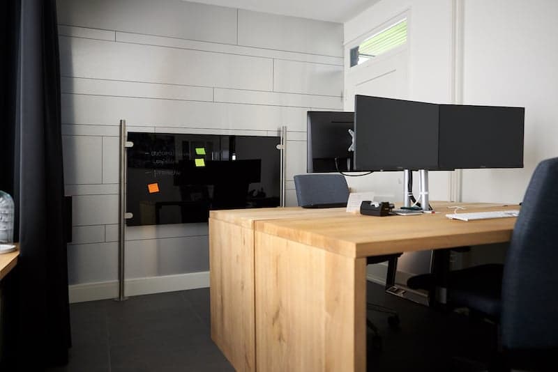 Separateur de piece en plexiglass