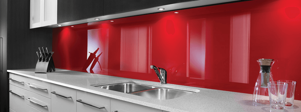 crédence de cuisine en plastique rouge