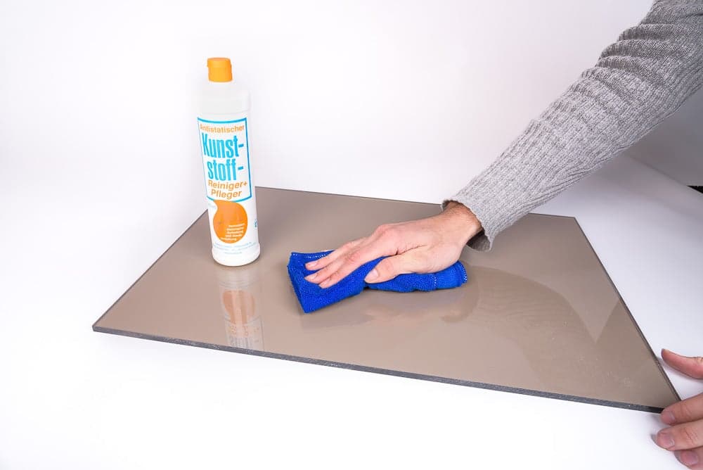 nettoyer le plexiglass