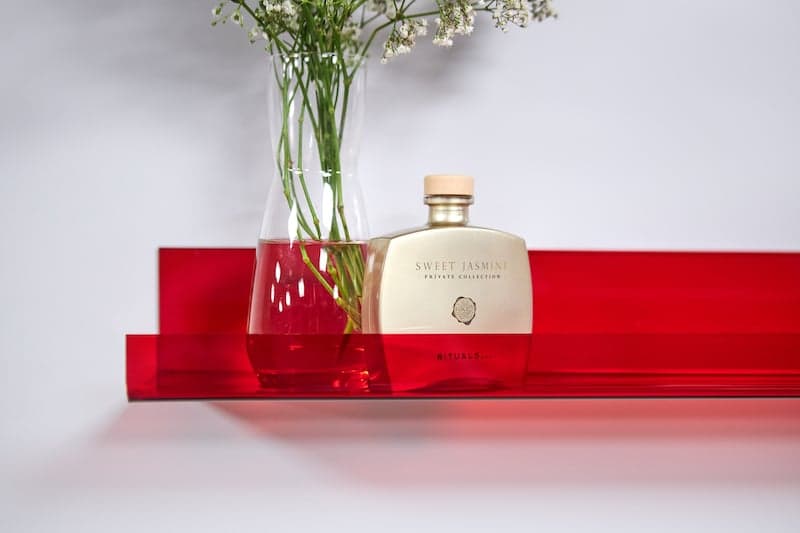 Les idees de decoration pour la maison rendent letagere photo rouge