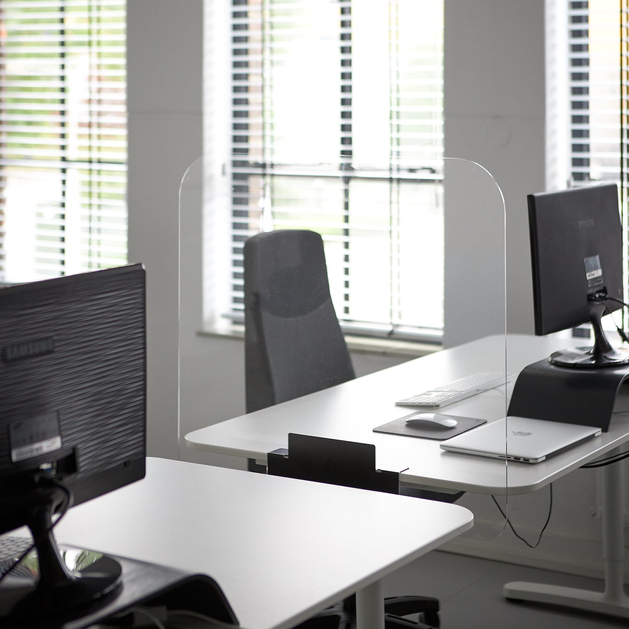 Separateur de bureau de plexiglass
