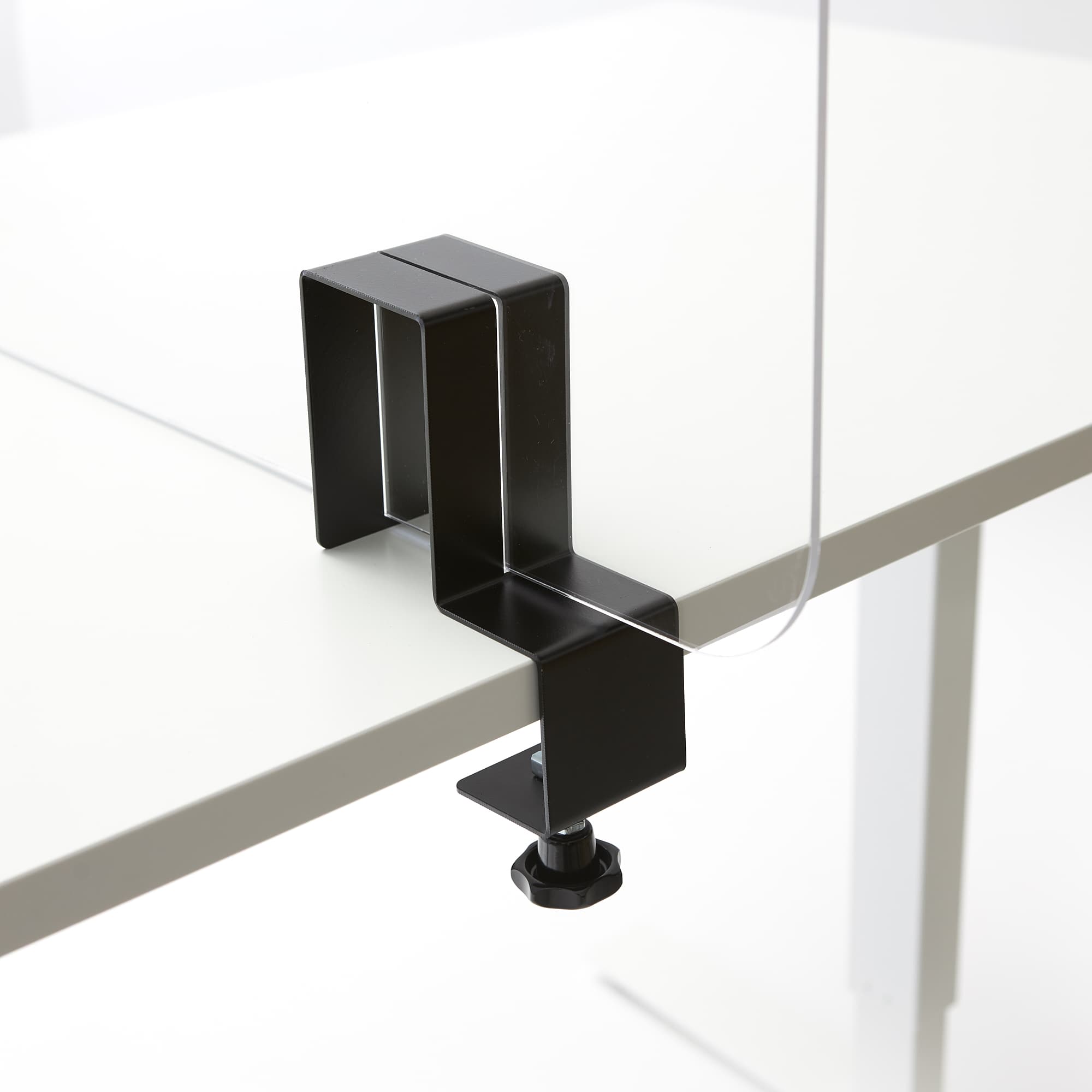 Support plexiglass pour la table